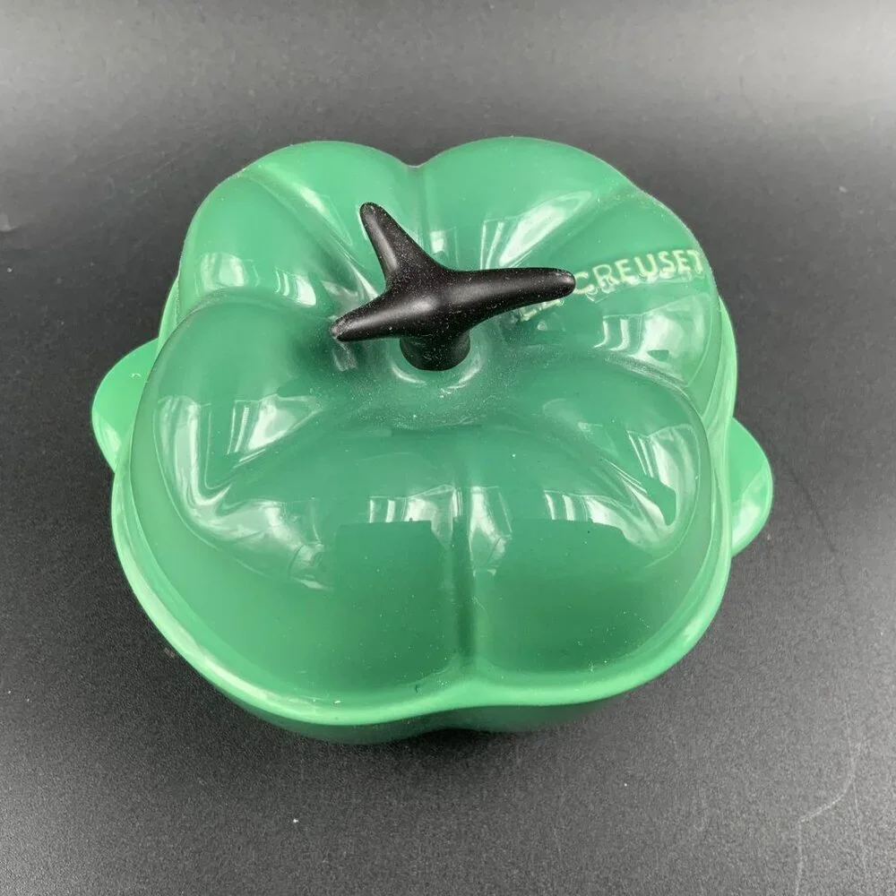 Le Creuset Green Bell Pepper Petite Casserole Stoneware Cocotte